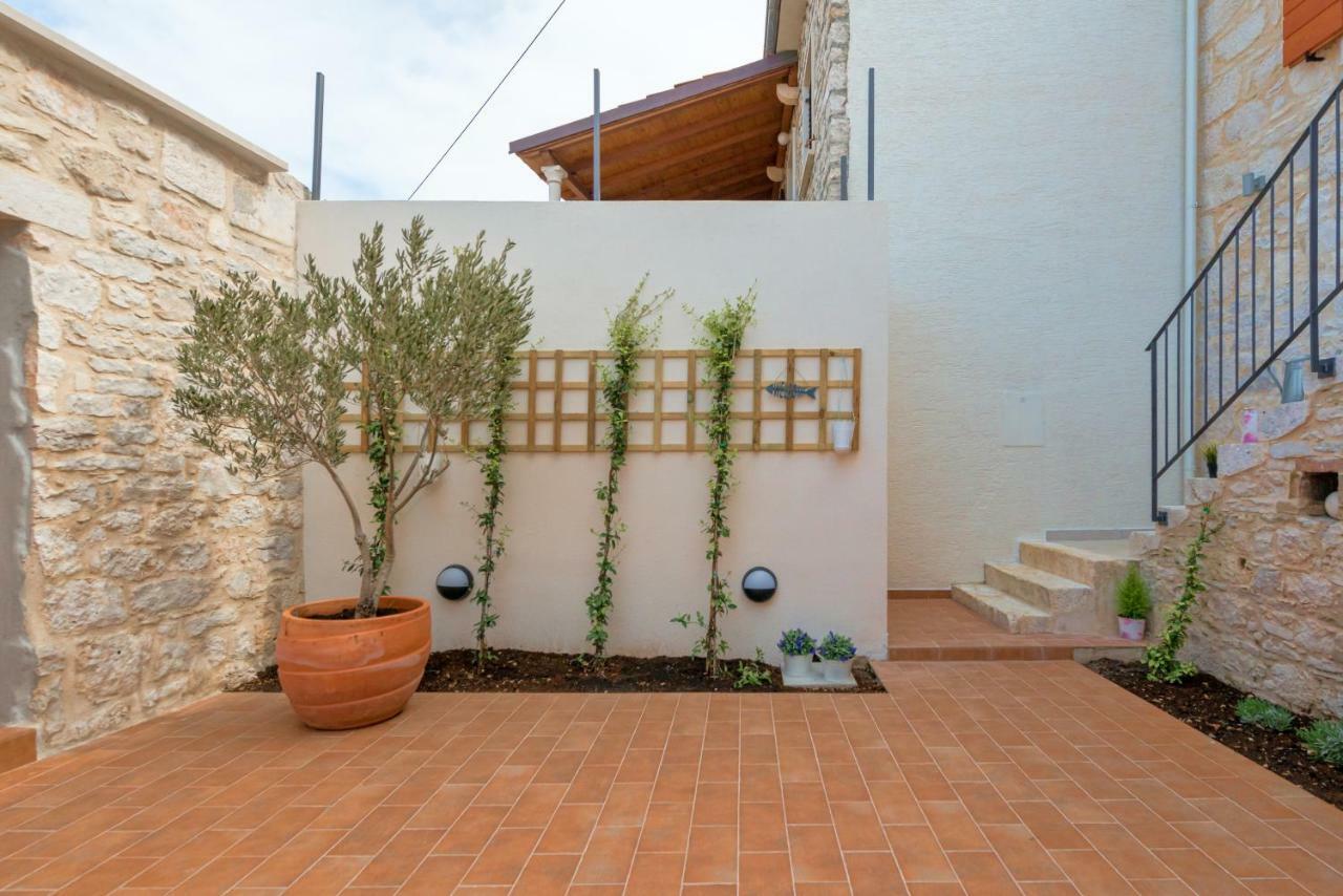 Holiday Home Rocca Supetar Εξωτερικό φωτογραφία